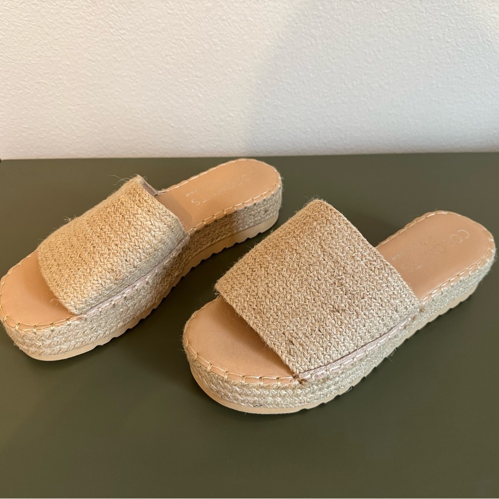 Coconuts by Matisse Tan Woven Platform Sandals - Picture 2 of 5